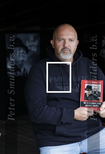Noorden Nieuwkoop 13 september 2024
Robert de Waal heeft een nieuwe boek over Andre Hazes geschreven.