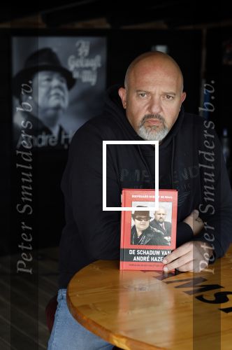 Noorden Nieuwkoop 13 september 2024
Robert de Waal heeft een nieuwe boek over Andre Hazes geschreven.