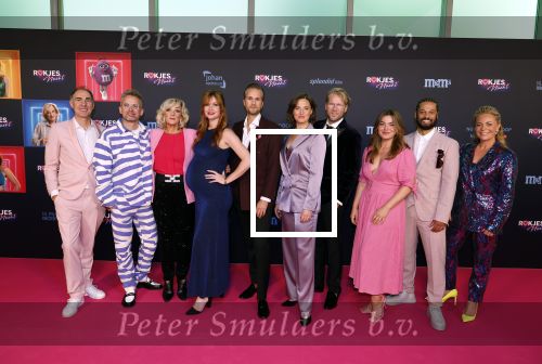 Den Bosch 28 september 2024
Premiere Rokjesdag in de Brabant hallen met in de cast oa Abbey Hoes, Leo Alkemade, Brigitte Heitzer, Lykele Muus, Bertrie Wierenga en Kiefer Zwart.Daarnaast zijn er onder meer rollen weggelegd voor Sinan Eroglu, Peter Bolhuis, Tineke Schouten, Patrick Martens en Maaike Martens.