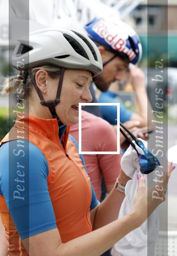 Blaricum 4 september 2024
Fietstocht met allemaal specialized S Works fietsen vanaf Blushing Blaricum van Gordon .
Oa doen mee , Winston Gerschtanowitz Louis Talpe Mark Tuitert Laurens ten Dam Roxane Knetemann Thomas v d Vlucht Johan Museeuw Thomas Dekker Ireen Wust Erben Wennemars  Joy Beune en haar partner Kjeld Nuis .