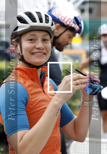 Blaricum 4 september 2024
Fietstocht met allemaal specialized S Works fietsen vanaf Blushing Blaricum van Gordon .
Oa doen mee , Winston Gerschtanowitz Louis Talpe Mark Tuitert Laurens ten Dam Roxane Knetemann Thomas v d Vlucht Johan Museeuw Thomas Dekker Ireen Wust Erben Wennemars  Joy Beune en haar partner Kjeld Nuis .