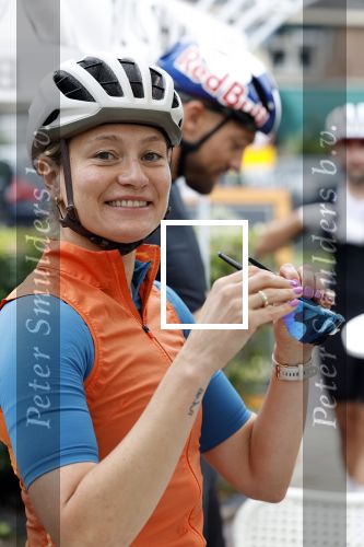Blaricum 4 september 2024
Fietstocht met allemaal specialized S Works fietsen vanaf Blushing Blaricum van Gordon .
Oa doen mee , Winston Gerschtanowitz Louis Talpe Mark Tuitert Laurens ten Dam Roxane Knetemann Thomas v d Vlucht Johan Museeuw Thomas Dekker Ireen Wust Erben Wennemars  Joy Beune en haar partner Kjeld Nuis .