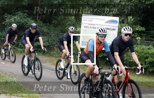 Blaricum 4 september 2024
Fietstocht met allemaal specialized S Works fietsen vanaf Blushing Blaricum van Gordon .
Oa doen mee , Winston Gerschtanowitz Louis Talpe Mark Tuitert Laurens ten Dam Roxane Knetemann Thomas v d Vlucht Johan Museeuw Thomas Dekker Ireen Wust Erben Wennemars  Joy Beune en haar partner Kjeld Nuis .
Roxane Knetemann en Thom v Dulmen