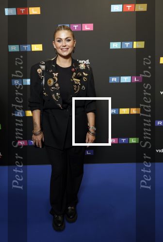 Schiphol 31 september 2024
Winterpresentatie RTL / Videoland in een tent achter Hotel v d Valk bij Schiphol . Roxeanne Hazes kwam met haar partner Erik Swennes