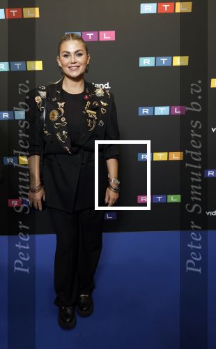 Schiphol 31 september 2024
Winterpresentatie RTL / Videoland in een tent achter Hotel v d Valk bij Schiphol . Roxeanne Hazes kwam met haar partner Erik Swennes
