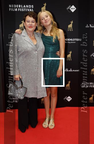 Utrecht 27 september 2024
Uitreiking gouden kalveren in de schouwburg van Utrecht. Sharon Dijksma met haar dochter