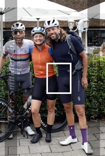 Blaricum 4 september 2024
Fietstocht met allemaal specialized S Works fietsen vanaf Blushing Blaricum van Gordon .
Oa doen mee , Winston Gerschtanowitz Louis Talpe Mark Tuitert Laurens ten Dam Roxane Knetemann Thomas v d Vlucht Johan Museeuw Thomas Dekker Ireen Wust Erben Wennemars  Joy Beune en haar partner Kjeld Nuis .