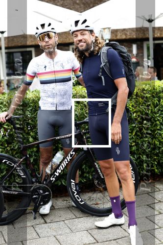 Blaricum 4 september 2024
Fietstocht met allemaal specialized S Works fietsen vanaf Blushing Blaricum van Gordon .
Oa doen mee , Winston Gerschtanowitz Louis Talpe Mark Tuitert Laurens ten Dam Roxane Knetemann Thomas v d Vlucht Johan Museeuw Thomas Dekker Ireen Wust Erben Wennemars  Joy Beune en haar partner Kjeld Nuis .