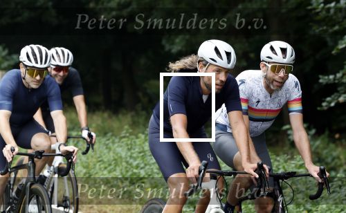 Blaricum 4 september 2024
Fietstocht met allemaal specialized S Works fietsen vanaf Blushing Blaricum van Gordon .
Oa doen mee , Winston Gerschtanowitz Louis Talpe Mark Tuitert Laurens ten Dam Roxane Knetemann Thomas v d Vlucht Johan Museeuw Thomas Dekker Ireen Wust Erben Wennemars  Joy Beune en haar partner Kjeld Nuis .