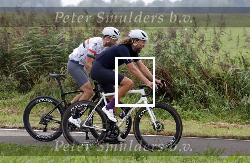 Blaricum 4 september 2024
Fietstocht met allemaal specialized S Works fietsen vanaf Blushing Blaricum van Gordon .
Oa doen mee , Winston Gerschtanowitz Louis Talpe Mark Tuitert Laurens ten Dam Roxane Knetemann Thomas v d Vlucht Johan Museeuw Thomas Dekker Ireen Wust Erben Wennemars  Joy Beune en haar partner Kjeld Nuis .