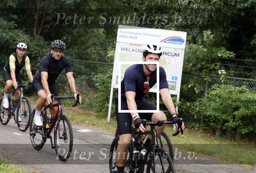 Blaricum 4 september 2024
Fietstocht met allemaal specialized S Works fietsen vanaf Blushing Blaricum van Gordon .
Oa doen mee , Winston Gerschtanowitz Louis Talpe Mark Tuitert Laurens ten Dam Roxane Knetemann Thomas v d Vlucht Johan Museeuw Thomas Dekker Ireen Wust Erben Wennemars  Joy Beune en haar partner Kjeld Nuis .