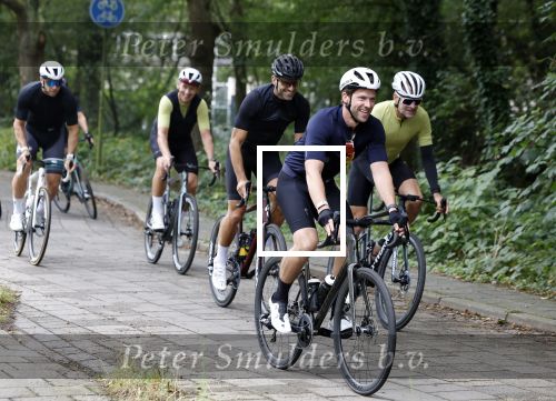 Blaricum 4 september 2024
Fietstocht met allemaal specialized S Works fietsen vanaf Blushing Blaricum van Gordon .
Oa doen mee , Winston Gerschtanowitz Louis Talpe Mark Tuitert Laurens ten Dam Roxane Knetemann Thomas v d Vlucht Johan Museeuw Thomas Dekker Ireen Wust Erben Wennemars  Joy Beune en haar partner Kjeld Nuis .