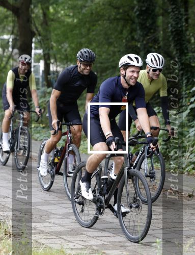 Blaricum 4 september 2024
Fietstocht met allemaal specialized S Works fietsen vanaf Blushing Blaricum van Gordon .
Oa doen mee , Winston Gerschtanowitz Louis Talpe Mark Tuitert Laurens ten Dam Roxane Knetemann Thomas v d Vlucht Johan Museeuw Thomas Dekker Ireen Wust Erben Wennemars  Joy Beune en haar partner Kjeld Nuis .