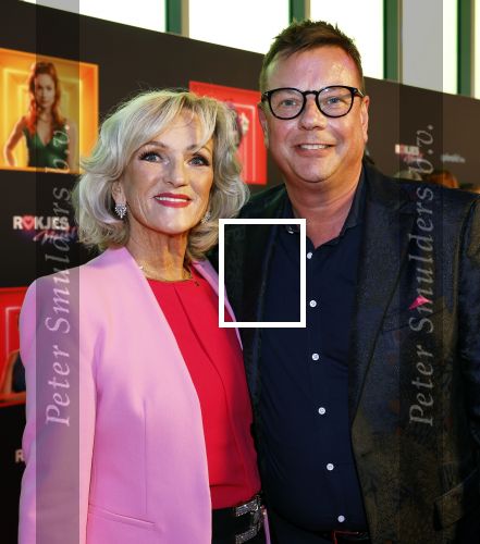 Den Bosch 28 september 2024
Premiere Rokjesdag in de Brabant hallen met in de cast oa Abbey Hoes, Leo Alkemade, Brigitte Heitzer, Lykele Muus, Bertrie Wierenga en Kiefer Zwart.Daarnaast zijn er onder meer rollen weggelegd voor Sinan Eroglu, Peter Bolhuis, Tineke Schouten, Patrick Martens en Maaike Martens. Tineke Schoutren met stiefzoon