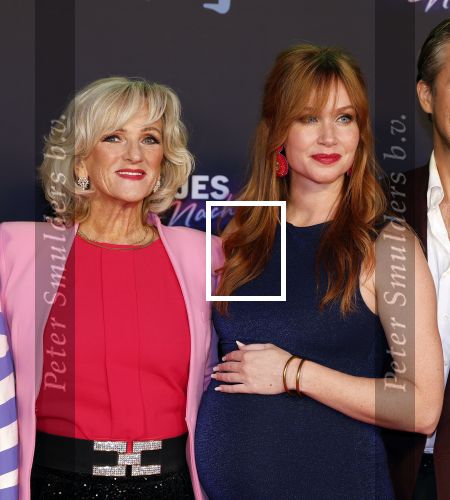 Den Bosch 28 september 2024
Premiere Rokjesdag in de Brabant hallen met in de cast oa Abbey Hoes, Leo Alkemade, Brigitte Heitzer, Lykele Muus, Bertrie Wierenga en Kiefer Zwart.Daarnaast zijn er onder meer rollen weggelegd voor Sinan Eroglu, Peter Bolhuis, Tineke Schouten, Patrick Martens en Maaike Martens.