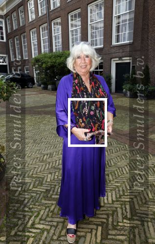 Amsterdam 9september 2024
Strong women award in hotel The Grand .  Willeke Alberti draagt en jurk van dochter Danielle van t Schip en een sjawl van Eric Beekes