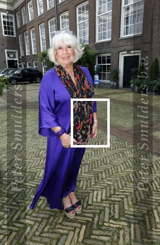 Amsterdam 9september 2024
Strong women award in hotel The Grand .  Willeke Alberti draagt en jurk van dochter Danielle van t Schip en een sjawl van Eric Beekes