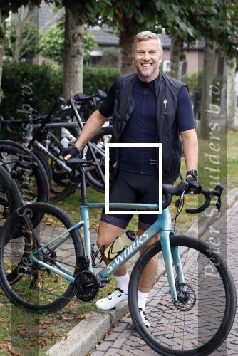 Blaricum 4 september 2024
Fietstocht met allemaal specialized S Works fietsen vanaf Blushing Blaricum van Gordon .
Oa doen mee , Winston Gerschtanowitz Louis Talpe Mark Tuitert Laurens ten Dam Roxane Knetemann Thomas v d Vlucht Johan Museeuw Thomas Dekker Ireen Wust Erben Wennemars  Joy Beune en haar partner Kjeld Nuis .