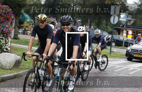 Blaricum 4 september 2024
Fietstocht met allemaal specialized S Works fietsen vanaf Blushing Blaricum van Gordon .
Oa doen mee , Winston Gerschtanowitz Louis Talpe Mark Tuitert Laurens ten Dam Roxane Knetemann Thomas v d Vlucht Johan Museeuw Thomas Dekker Ireen Wust Erben Wennemars  Joy Beune en haar partner Kjeld Nuis .