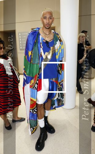 Amsterdam 3 september 2024
Opening van de Amsterdam Fashion Week AFW met een catwalk voor de Linda Foundation.
O.A. liepen mee , Worthy de Jong Winonah de Jong Dyantha Brooks Anouk Smulders Fockeline Ouwerkerk Dyanne Beekman Irene v d Laar Carolien Spoor Victoria Koblenko Zineb Fallouk Quinty Trustfull Tanja Jess Susan Visser IOris v Lunenberg Lauren Verster Marlijn Werdenburg Dani Bles Isa Hoes Anita Witzier Merel Westrik Hilmar Mulder Imanuelle Grives Vivian Slingerland (met dochter) en Hadewich Minis. Noa Vahle was aanwezig namens de Linda Foundation.