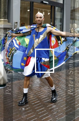 Amsterdam 3 september 2024
Opening van de Amsterdam Fashion Week AFW met een catwalk voor de Linda Foundation.
O.A. liepen mee , Worthy de Jong Winonah de Jong Dyantha Brooks Anouk Smulders Fockeline Ouwerkerk Dyanne Beekman Irene v d Laar Carolien Spoor Victoria Koblenko Zineb Fallouk Quinty Trustfull Tanja Jess Susan Visser IOris v Lunenberg Lauren Verster Marlijn Werdenburg Dani Bles Isa Hoes Anita Witzier Merel Westrik Hilmar Mulder Imanuelle Grives Vivian Slingerland (met dochter) en Hadewich Minis. Noa Vahle was aanwezig namens de Linda Foundation.