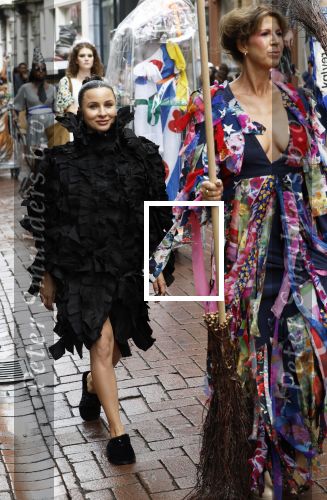 Amsterdam 3 september 2024
Opening van de Amsterdam Fashion Week AFW met een catwalk voor de Linda Foundation.
O.A. liepen mee , Worthy de Jong Winonah de Jong Dyantha Brooks Anouk Smulders Fockeline Ouwerkerk Dyanne Beekman Irene v d Laar Carolien Spoor Victoria Koblenko Zineb Fallouk Quinty Trustfull Tanja Jess Susan Visser IOris v Lunenberg Lauren Verster Marlijn Werdenburg Dani Bles Isa Hoes Anita Witzier Merel Westrik Hilmar Mulder Imanuelle Grives Vivian Slingerland (met dochter) en Hadewich Minis. Noa Vahle was aanwezig namens de Linda Foundation.