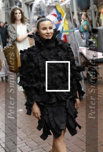 Amsterdam 3 september 2024
Opening van de Amsterdam Fashion Week AFW met een catwalk voor de Linda Foundation.
O.A. liepen mee , Worthy de Jong Winonah de Jong Dyantha Brooks Anouk Smulders Fockeline Ouwerkerk Dyanne Beekman Irene v d Laar Carolien Spoor Victoria Koblenko Zineb Fallouk Quinty Trustfull Tanja Jess Susan Visser IOris v Lunenberg Lauren Verster Marlijn Werdenburg Dani Bles Isa Hoes Anita Witzier Merel Westrik Hilmar Mulder Imanuelle Grives Vivian Slingerland (met dochter) en Hadewich Minis. Noa Vahle was aanwezig namens de Linda Foundation.