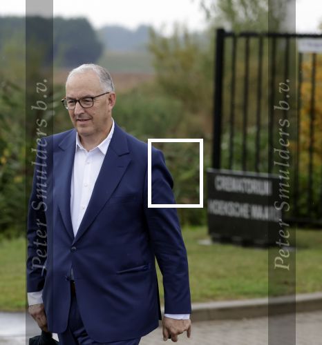 Rotterdam 20 september 2025
Crematie Gerard Cox bij crematorium de Hoeksche Waard. Aboutaleb