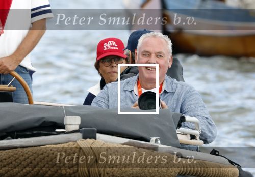 Amsterdam 24 augustus 202
Prins Maurits en Prinses MarilÃ¨ne hebben drie kinderen: Anna (geboren in 2001), Lucas (geboren in 2002), en Felicia (geboren in 2005). Hun volledige achternaam is Van Lippe-Biesterfeld van Vollenhoven . Prins Maurits neemt met zijn gezin de Vlootschouw af tijdens de laatste dag van Sail. Ze varen met de Groene Draeck. Albert Nieboer