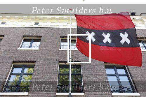 Amsterdam 10 september 2025
Prinses Amalia is uitgenodigd voor een  lunch in de ambtswoning van burgemeester Femke Halsema, waar zij een ontmoeting had met het gemeentebestuur van Amsterdam. Ambtswoning Femke Halsema met Amsterdamse vlag