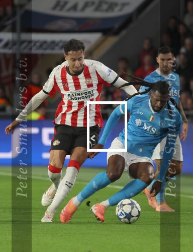 Eindhoven, 21 Oktober 2025
CL Wedstrijd PSV-Napolie, eindstand 6-2
Anass Salah-Eddine in duel met Frank Anguissa