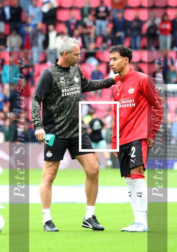 Eindhoven, 21 September 2025
PSV-AJAX, Eindstand 2-2
Kompetitie seizoen 2025-2026
Anass Salah-Eddine met Andre Ooijer