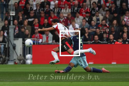 Eindhoven, 21 September 2025
PSV-AJAX, Eindstand 2-2
Kompetitie seizoen 2025-2026
Anass Salah-Eddine met Owen Wijndal