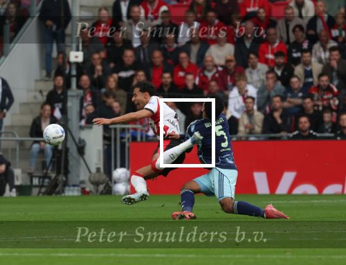 Eindhoven, 21 September 2025
PSV-AJAX, Eindstand 2-2
Kompetitie seizoen 2025-2026
Anass Salah-Eddine met Owen Wijndal