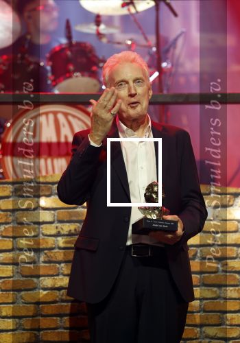 Tilburg 29 september 2025
Buma prijzen worden uitgereikt in 013 in Tilburg . Andre v Duin krijgt ouevre Award uit handen van Jan Rietman . Andre kwam met partner Fernando Reyes.