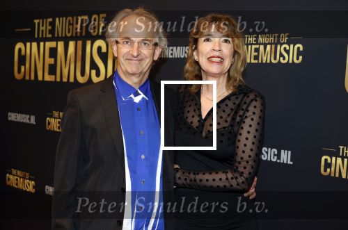 Amsterdam 12 september 2025
Uitreiking Cinemusic Rembrandt Oeuvre Award - tijdens The Night Of Cinemusic in het Concertgebouw. Jeroen Krabbe krijgt Ouvre prijs uit handen van Rene Mioch . Ate de Jong met zijn vrouw