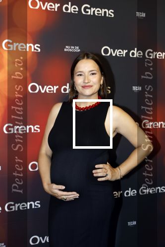 Amsterdam 26 augustus 2025
Premiere over de Grens in het vondelpark . De cast bestaat uit Manuel Broekman Jasmine Sendar Nienke Plas Vincent Banic en Elisabeth Puglia. Barbara Sloesen ( zwnger) kwam met partner Joost Hofman