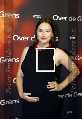 Amsterdam 26 augustus 2025
Premiere over de Grens in het vondelpark . De cast bestaat uit Manuel Broekman Jasmine Sendar Nienke Plas Vincent Banic en Elisabeth Puglia. Barbara Sloesen ( zwnger) kwam met partner Joost Hofman