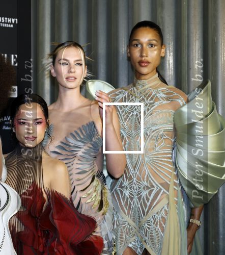 Rotterdam 27 september 2025
Opening show Iris v Herpen in de kunsthal in Rotterdam. Becky G Gia Bab en Maan de Steenwinkel