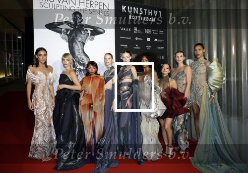 Rotterdam 27 september 2025
Opening show Iris v Herpen in de kunsthal in Rotterdam. Becky G Gia Bab en Maan de Steenwinkel