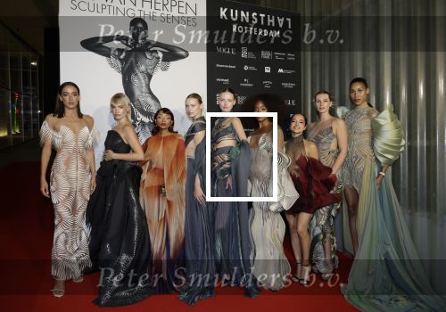 Rotterdam 27 september 2025
Opening show Iris v Herpen in de kunsthal in Rotterdam. Becky G Gia Bab en Maan de Steenwinkel