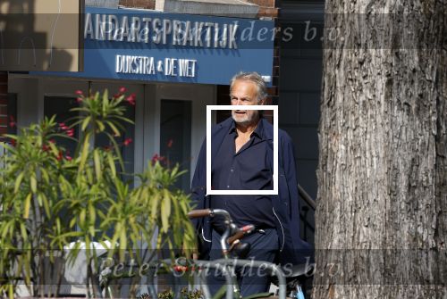 Amsterdan 25 augustus 2025
Bert Kuizenga met zijn vrouw op straat in Amsterdam zuid