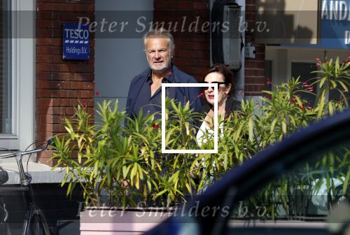 Amsterdan 25 augustus 2025
Bert Kuizenga met zijn vrouw op straat in Amsterdam zuid