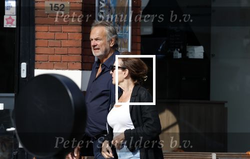 Amsterdan 25 augustus 2025
Bert Kuizenga met zijn vrouw op straat in Amsterdam zuid
