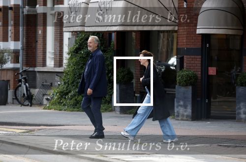 Amsterdan 25 augustus 2025
Bert Kuizenga met zijn vrouw op straat in Amsterdam zuid