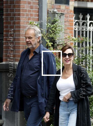 Amsterdan 25 augustus 2025
Bert Kuizenga met zijn vrouw op straat in Amsterdam zuid