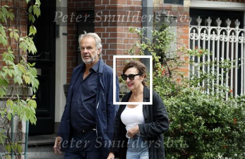 Amsterdan 25 augustus 2025
Bert Kuizenga met zijn vrouw op straat in Amsterdam zuid