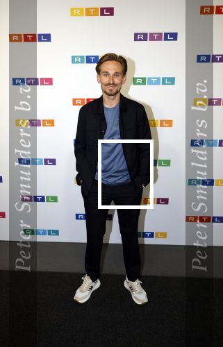 Hilversum 27 augustus 2025
De deelnemers van Expeditie Robinson 2025 zijn Nordin Besling
Matyas Bittenbinder
Demi de Boer
Yesim Candan

Vincent Croiset
Roos Dickmann
Koen Pieter van Dijk
Kevin Hassing
Roelof Hemmen
Camiel Kesbeke
Twan Kuyper
Amije Roos van der Laan
Stefania Liberakakis
Robin Martens
Churandy Martina
Florentien van der Meulen
Linda Wagenmakers
Marieke Westenenk
Lies Zhara
De presentatie is in handen van Nicolette Kluijver en Edson da Graca