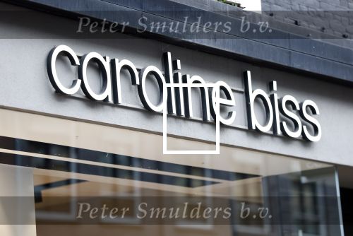 Amsterdam 26 augustus 2026
Logo\'s van de winkels op de pc hooftstraat . DE Winkelstraat van Nederland . Caroline Biss