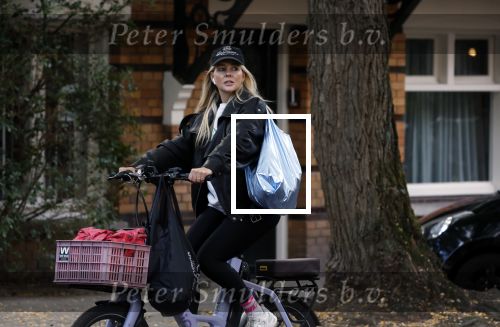 Amsterdam 30 september 2025
Chantal Janzen op de fiets in Amsterdam zuid.